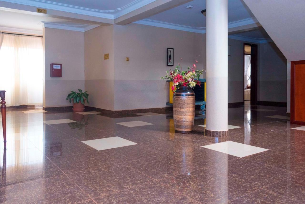 Sapphire Hotel Entebbe Kigo Kajansi Exterior foto