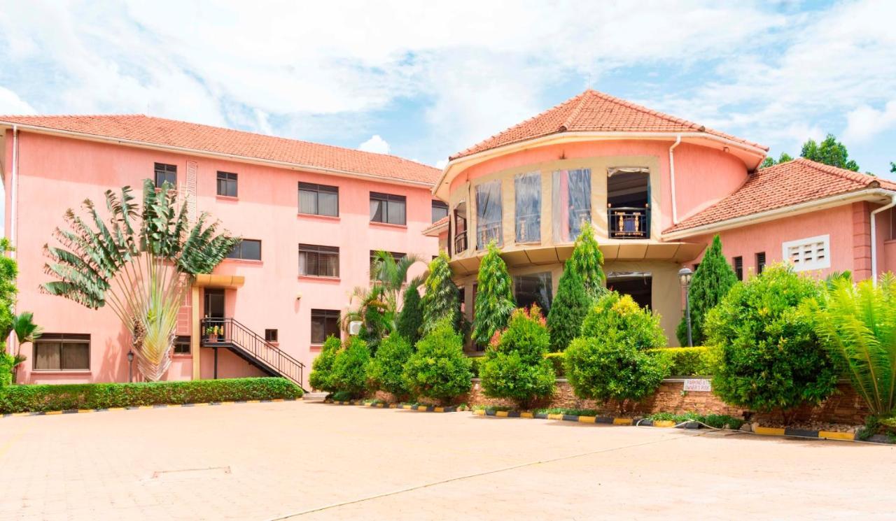 Sapphire Hotel Entebbe Kigo Kajansi Exterior foto