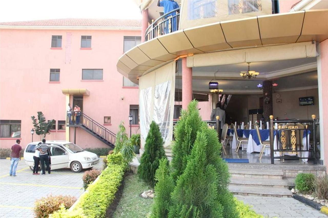 Sapphire Hotel Entebbe Kigo Kajansi Exterior foto